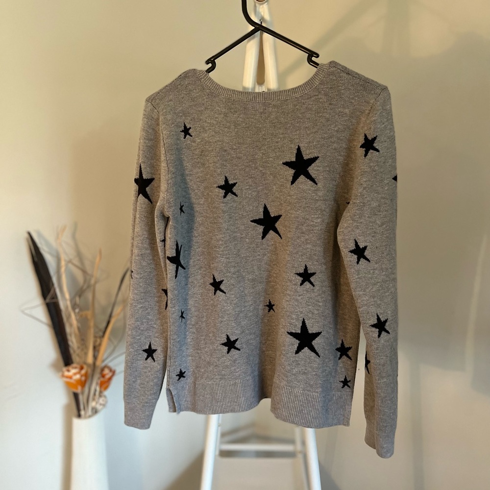 Grey Sweater with Black Stars - Picture 5 of 5